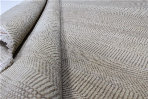 Modern Beige Hand Knotted 80 X 101 Area Rug 250-26931 Image 9