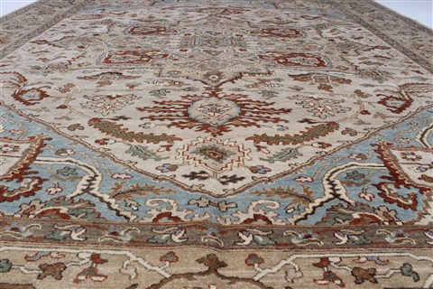 Serapi Beige Hand Knotted 81 X 100 Area Rug 250-26932 Image 4