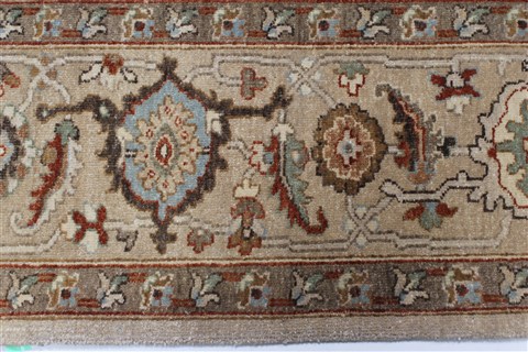 Serapi Beige Hand Knotted 81 X 100 Area Rug 250-26932 Image 5