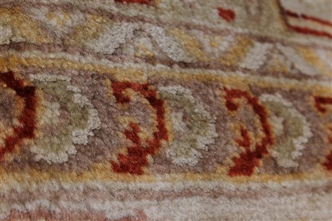 Isfahan Beige Hand Knotted 80 X 101 Area Rug 250-26935 Image 1