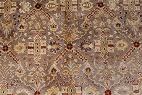 Isfahan Beige Hand Knotted 80 X 101 Area Rug 250-26935 Image 7