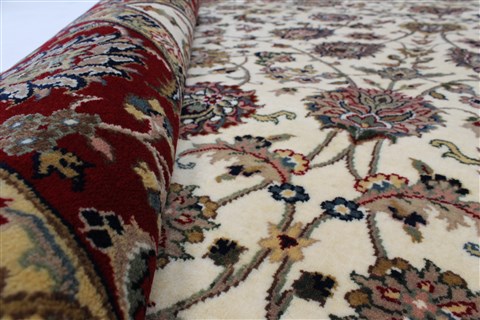 Isfahan White Hand Knotted 510 X 88 Area Rug 250-26938 Image 11