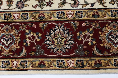 Isfahan White Hand Knotted 510 X 88 Area Rug 250-26938 Image 3