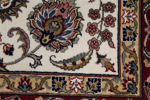 Isfahan White Hand Knotted 510 X 88 Area Rug 250-26938 Image 8