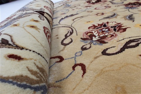 Isfahan Grey Hand Knotted 61 X 811 Area Rug 250-26940 Image 11