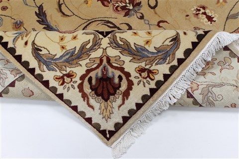 Isfahan Grey Hand Knotted 61 X 811 Area Rug 250-26940 Image 1