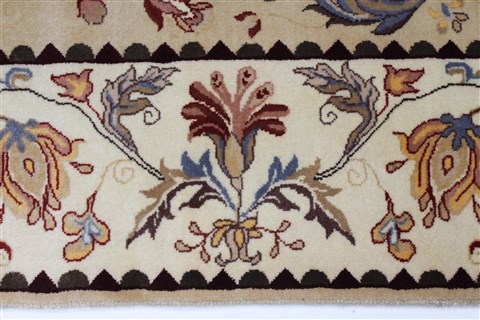 Isfahan Grey Hand Knotted 61 X 811 Area Rug 250-26940 Image 4