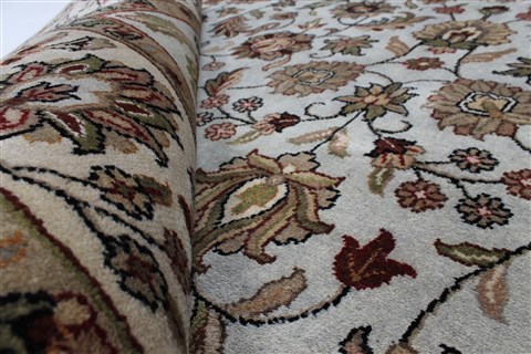 Isfahan Blue Hand Knotted 61 X 811 Area Rug 250-26941 Image 1