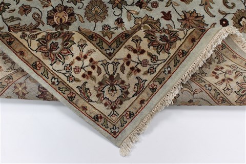Isfahan Blue Hand Knotted 61 X 811 Area Rug 250-26941 Image 2