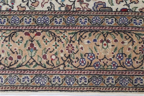 Kayseri Green Hand Knotted 66 X 94 Area Rug 250-26942 Image 4