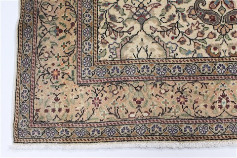Kayseri Green Hand Knotted 66 X 94 Area Rug 250-26942 Image 6