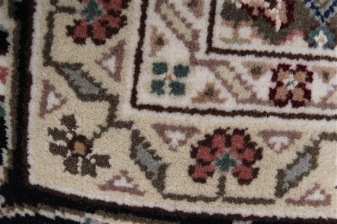 Mahi Beige Hand Knotted 60 X 90 Area Rug 250-26948 Image 13