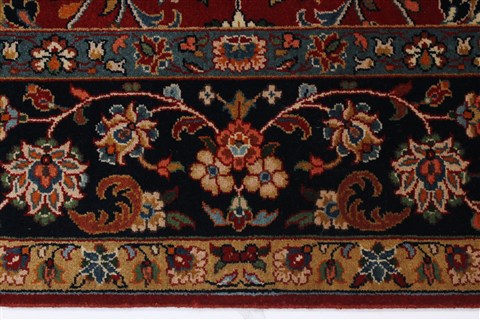 Sarouk Beige Hand Knotted 62 X 91 Area Rug 250-26951 Image 5