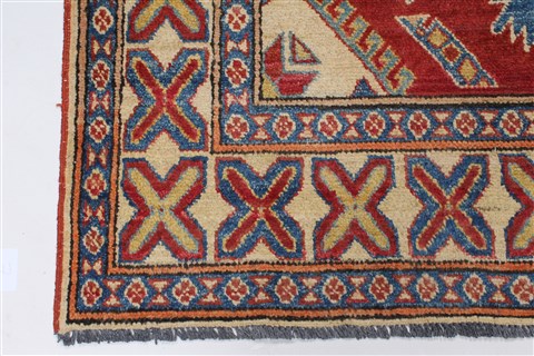 Kazak Beige Hand Knotted 44 X 68 Area Rug 250-27020 Image 7