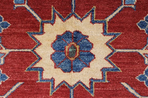 Kazak Red Hand Knotted 45 X 64 Area Rug 250-27032 Image 4