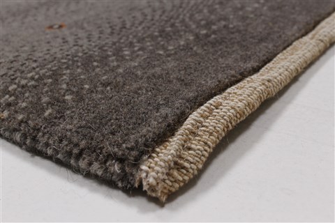 Gabbeh Beige Hand Knotted 52 X 611 Area Rug 250-27072 Image 6