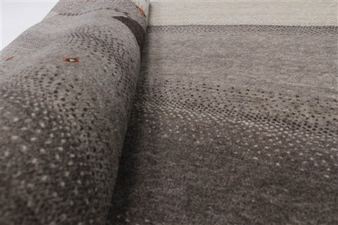 Gabbeh Beige Hand Knotted 52 X 611 Area Rug 250-27072 Image 8