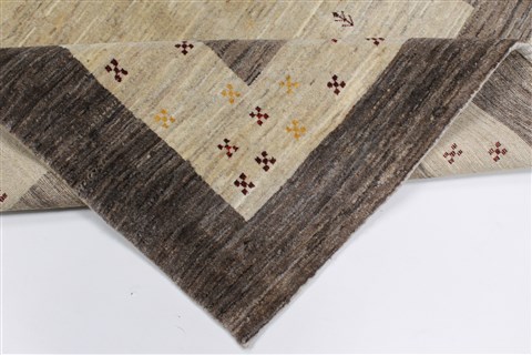 Gabbeh Beige Hand Knotted 49 X 66 Area Rug 250-27089 Image 17