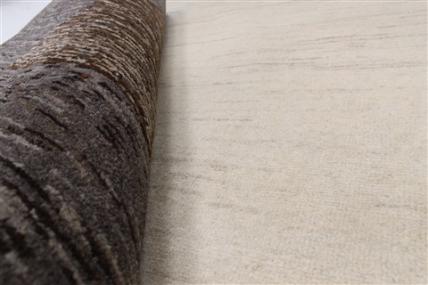 Gabbeh Beige Hand Knotted 57 X 72 Area Rug 250-27100 Image 11