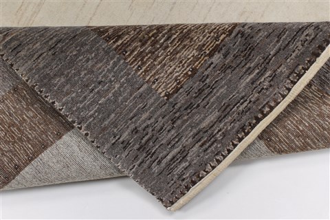 Gabbeh Beige Hand Knotted 57 X 72 Area Rug 250-27100 Image 1