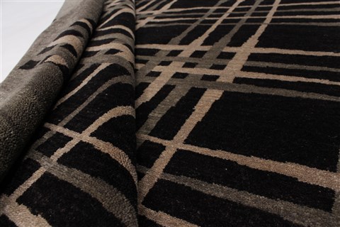 Modern Beige Hand Knotted 48 X 65 Area Rug 250-27115 Image 1
