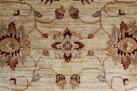 Pishavar Beige Hand Knotted 50 X 63 Area Rug 250-27129 Image 6