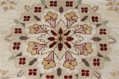 Pishavar Beige Hand Knotted 49 X 69 Area Rug 250-27131 Image 6