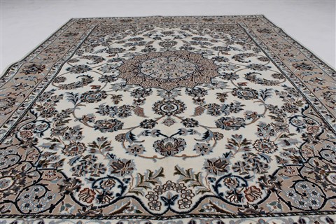 Nain Beige Hand Knotted 57 X 79 Area Rug 250-27152 Image 5