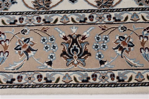 Nain Beige Hand Knotted 57 X 79 Area Rug 250-27152 Image 6