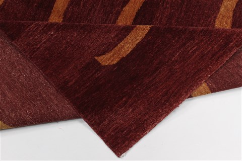 Modern Beige Hand Knotted 47 X 611 Area Rug 250-27244 Image 1