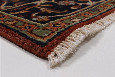 Serapi Red Hand Knotted 40 X 60 Area Rug 250-27246 Image 8