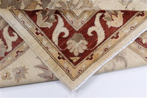 Pishavar Beige Hand Knotted 50 X 63 Area Rug 250-27274 Image 2