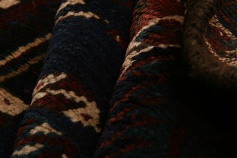 Shiraz Red Hand Knotted 38 X 49 Area Rug 253-27293 Image 4