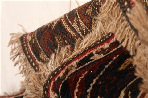 Shiraz Red Hand Knotted 38 X 49 Area Rug 253-27293 Image 5