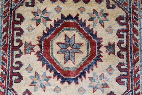 Kazak Red Hand Knotted 38 X 53 Area Rug 250-27304 Image 5