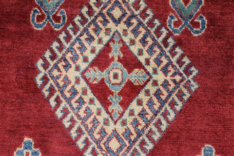 Kazak Red Hand Knotted 37 X 59 Area Rug 250-27353 Image 5