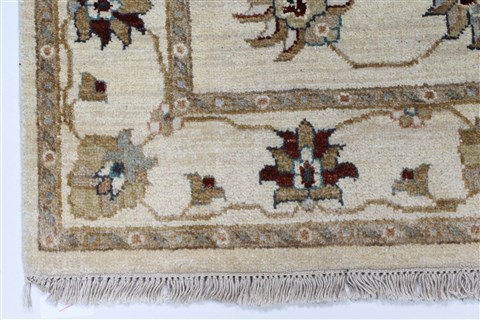 Ziegler Beige Hand Knotted 31 X 52 Area Rug 250-27389 Image 4