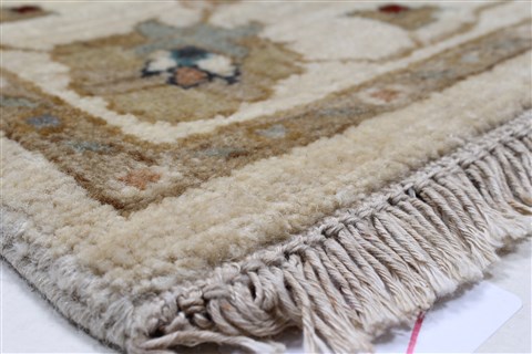 Ziegler Beige Hand Knotted 31 X 52 Area Rug 250-27389 Image 5