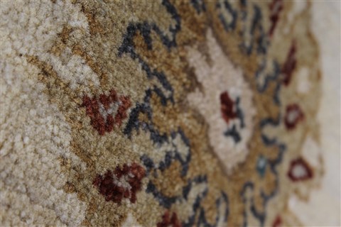 Pishavar Beige Hand Knotted 30 X 52 Area Rug 250-27391 Image 5