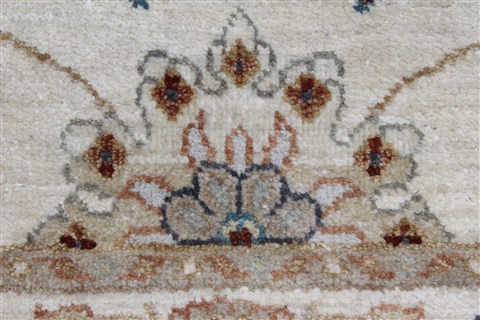 Ziegler Beige Hand Knotted 30 X 54 Area Rug 250-27401 Image 7