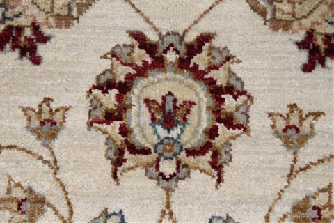 Pishavar Beige Hand Knotted 31 X 51 Area Rug 250-27408 Image 7