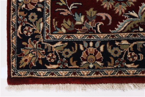 Sarouk Beige Hand Knotted 31 X 51 Area Rug 250-27430 Image 6