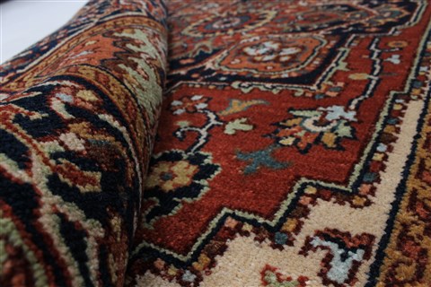 Serapi Brown Hand Knotted 30 X 50 Area Rug 250-27483 Image 1