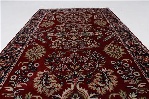Sarouk Beige Hand Knotted 30 X 51 Area Rug 250-27490 Image 3