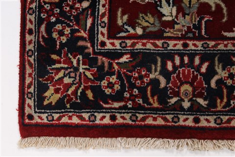 Sarouk Beige Hand Knotted 30 X 51 Area Rug 250-27490 Image 6