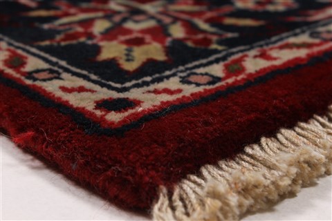 Sarouk Beige Hand Knotted 30 X 51 Area Rug 250-27490 Image 7
