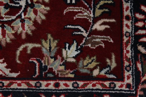 Sarouk Beige Hand Knotted 30 X 51 Area Rug 250-27490 Image 9