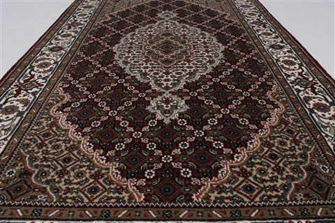 Mahi Beige Hand Knotted 30 X 50 Area Rug 250-27497 Image 3