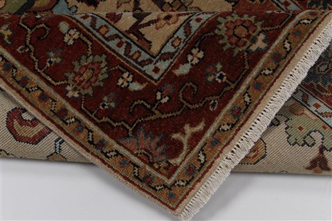 Serapi Multicolor Hand Knotted 31 X 51 Area Rug 250-27501 Image 6