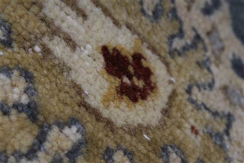 Ziegler Beige Hand Knotted 30 X 50 Area Rug 250-27509 Image 1